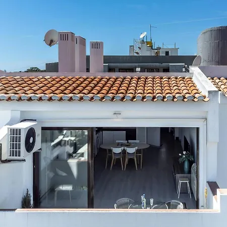 Lovely 3bd 150m Ocean View Ac Wi-fi Balcony *