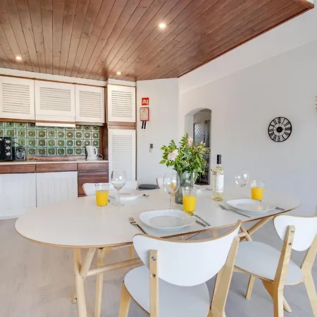 Lovely 3bd 150m Ocean View Ac Wi-fi Balcony Apartamento