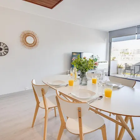 Lovely 3bd 150m Ocean View Ac Wi-fi Balcony Apartamento
