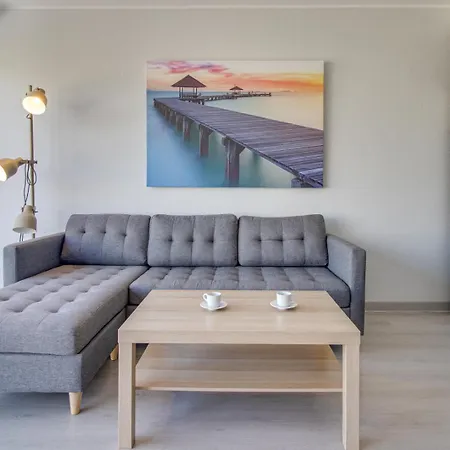 Lovely 3bd 150m Ocean View Ac Wi-fi Balcony *